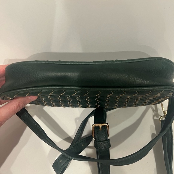Mali + Lili Woven Vegan Crossbody Bag Forest Green - Picture 4 of 7